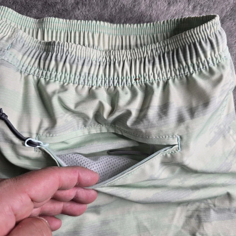 Aftco Strike Shorts Mens Large Mint Shoreline Camo Swim Lined 5.5